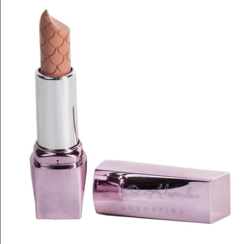 Emily Alexandra in the color Seashell